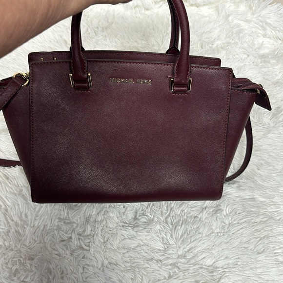 Michael Kors Selma Medium Saffiano Leather Satchel - Crossbody Bag color Merlot - Picture 5 of 13